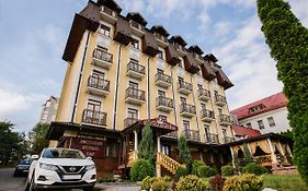 Курортний Готель Золота Корона